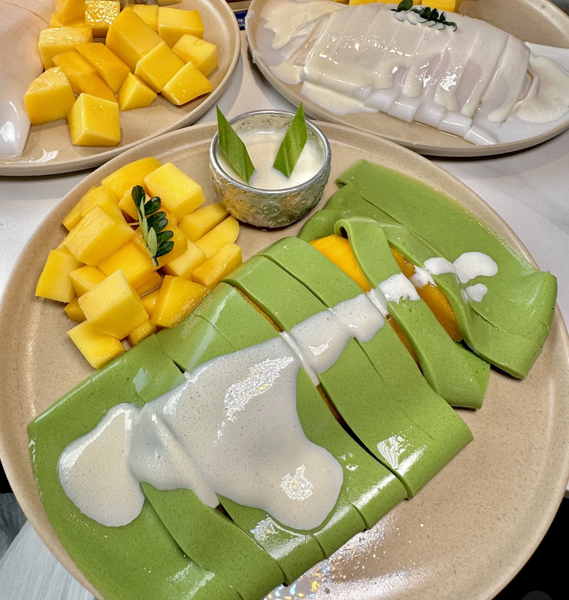 Pandan Mango Rice Noodle Roll